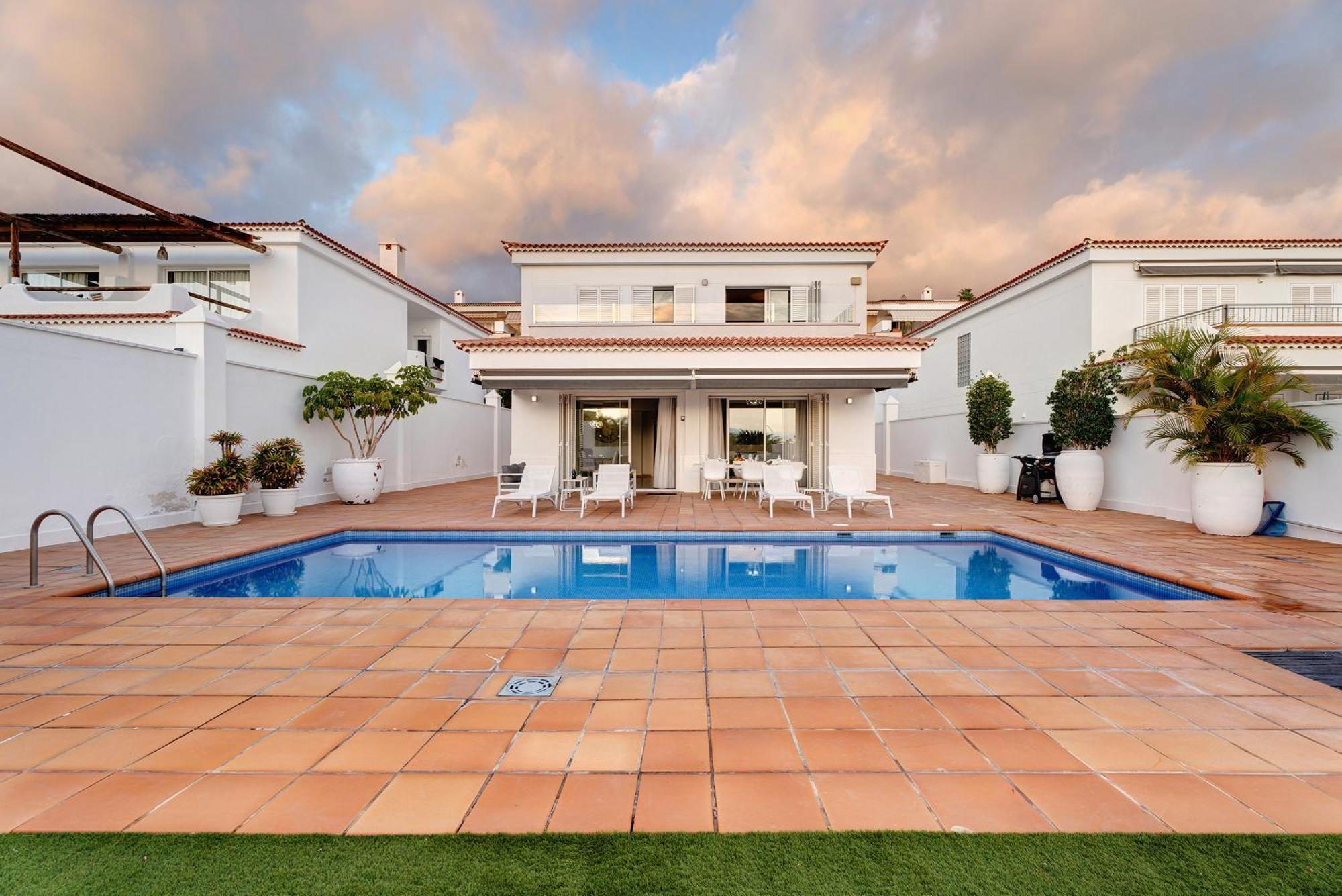 Espectacular Villa Aurora By Paramount Holidays Пуерто-де-Сантьяго Екстер'єр фото